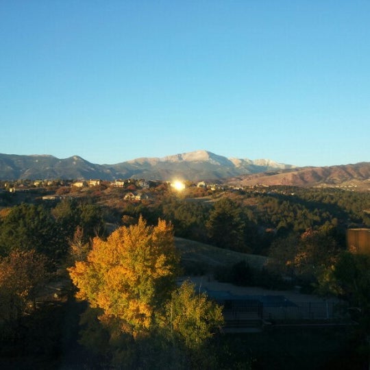 Снимок сделан в Marriott Colorado Springs пользователем Shawn M. 10/15/2012