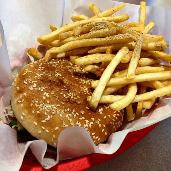 Kite's Bar & Grille Karaoke Bar in Manhattan