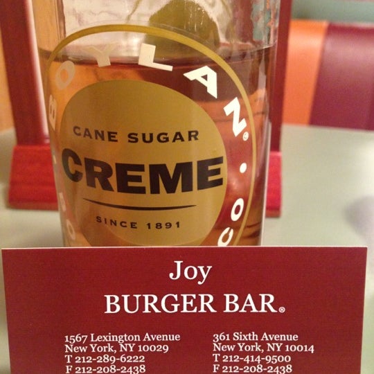 รูปภาพถ่ายที่ Joy Burger Bar โดย Jerome A. เมื่อ 11/17/2012