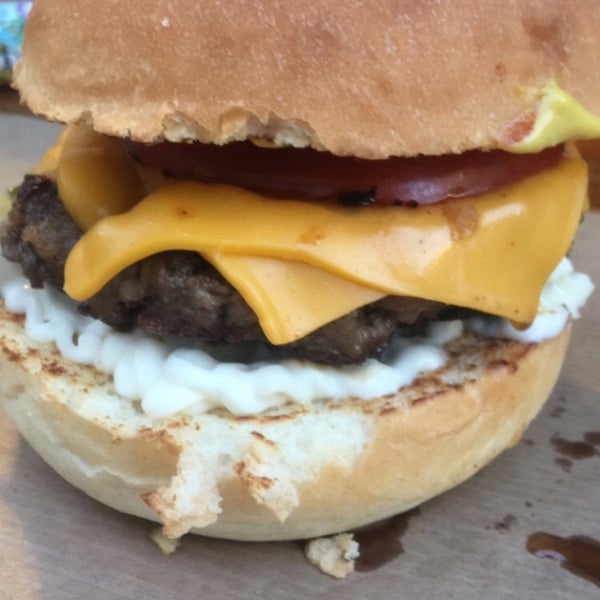 Cheesburger, mushroom, homhom burgerı kesinlikle tavsiye ediyorum!!!