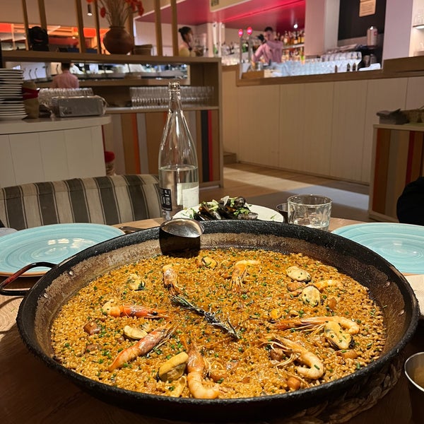 Das Foto wurde bei Maná 75 - paella restaurant Barcelona von Saud ،. am 2/6/2024 aufgenommen