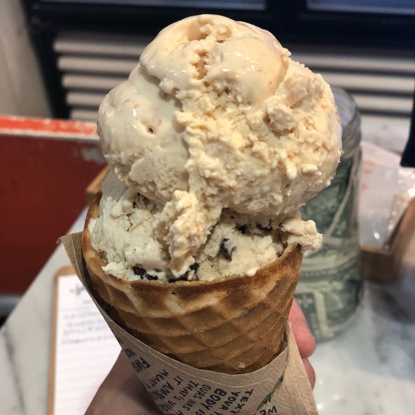 Das Foto wurde bei Jeni&#39;s Splendid Ice Creams von Andres C. am 9/29/2018 aufgenommen