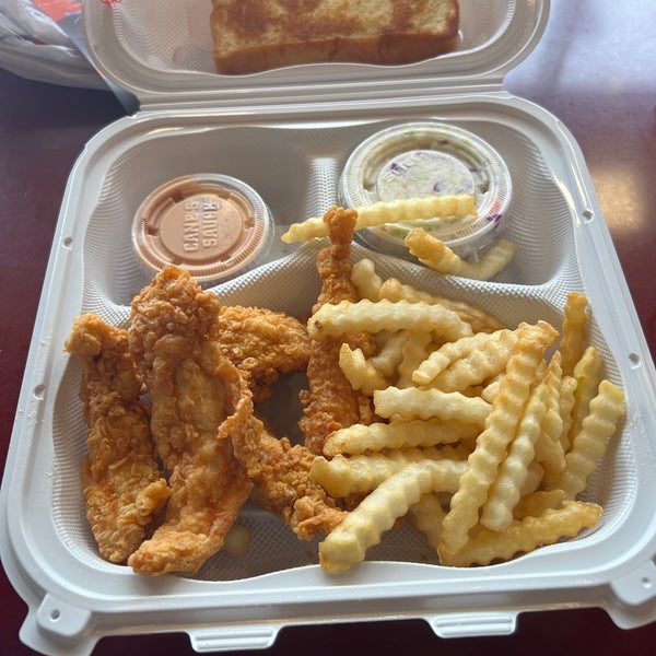 Photo taken at Raising Cane&#39;s Chicken Fingers by Andres C. on 2/8/2024