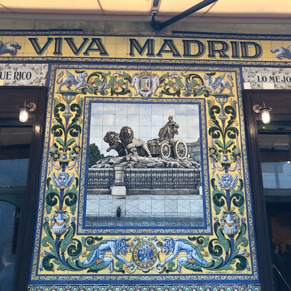 Photo taken at Restaurante Viva Madrid by Antonio B. on 4/18/2019