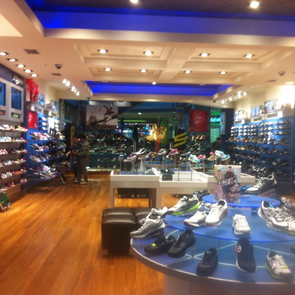 skechers shoe store location