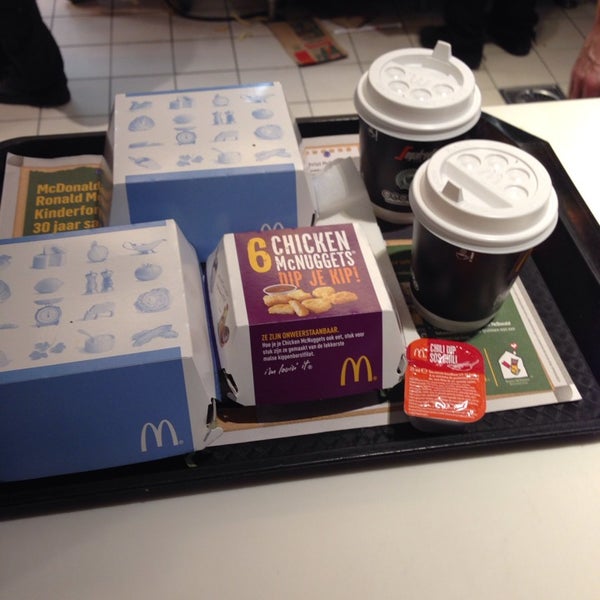 2/18/2014 tarihinde Alexey V.ziyaretçi tarafından McDonald&#39;s'de çekilen fotoğraf