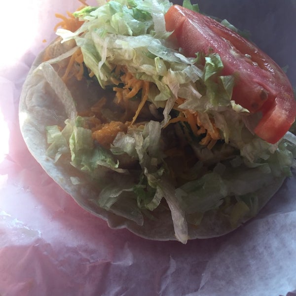 Foto scattata a T-Mex Tacos da Mark R. il 11/8/2014