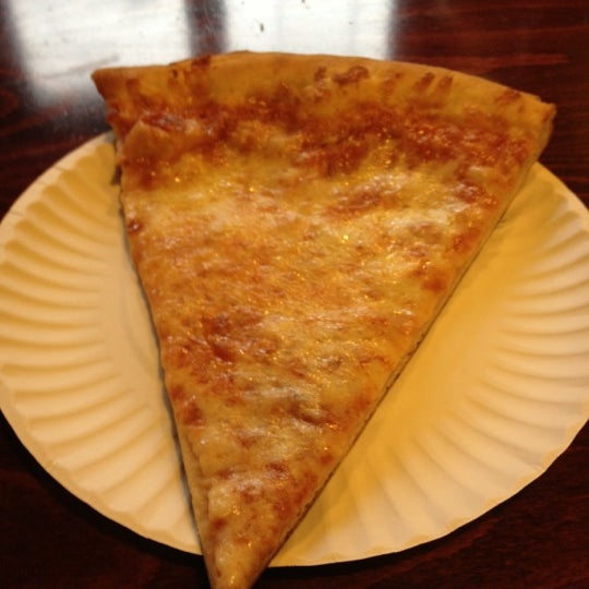 Foto tirada no(a) Iggy&#39;s Pizzeria por Mark R. em 12/7/2012