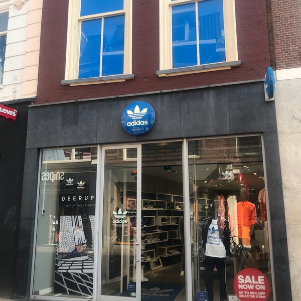 Vulkaan Matroos fysiek Adidas Originals Store - Binnenstad - Utrecht, Utrecht
