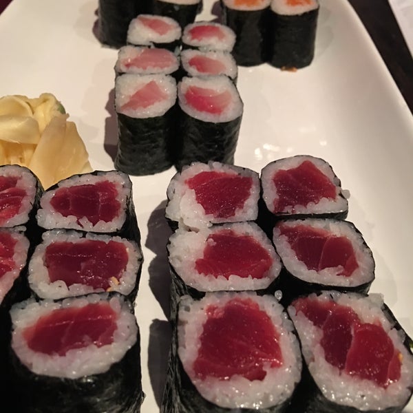 Photo prise au Fujiyama Sushi par Jody L. le2/25/2017
