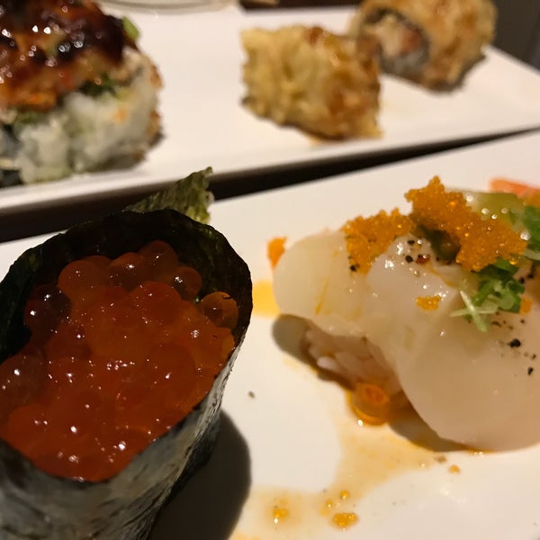 6/20/2017에 John L.님이 Sake2Me Sushi - Cerritos에서 찍은 사진
