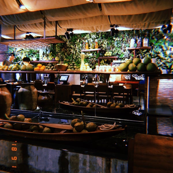 Das Foto wurde bei Hum Vegetarian, Lounge &amp; Restaurant von Tịt am 9/1/2018 aufgenommen