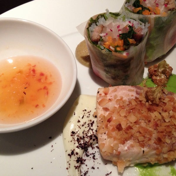 Foto tomada en OON Restaurant  por Thongsy S. el 10/10/2013