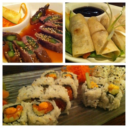 Photo taken at Usagi Ya Sushi &amp; Pan-Asian by Thongsy S. on 11/29/2012