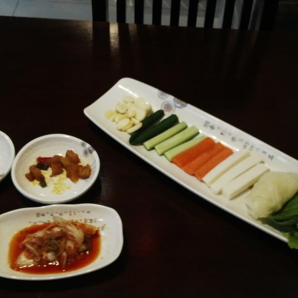 รูปภาพถ่ายที่ Hanok Korean Grill &amp; BBQ โดย DiVa เมื่อ 11/6/2013