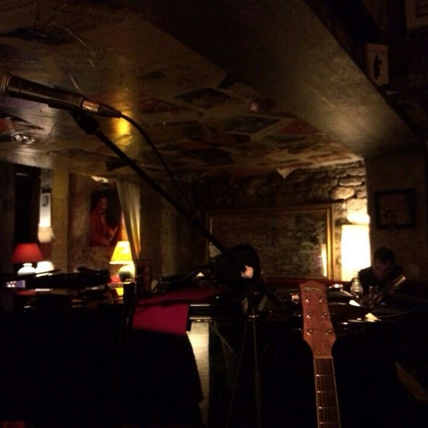 Снимок сделан в Chez Papa Jazz Club пользователем Yana T. 1/29/2014