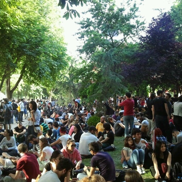 7/16/2013にZafer Ö.がTaksim Gezi Parkıで撮った写真