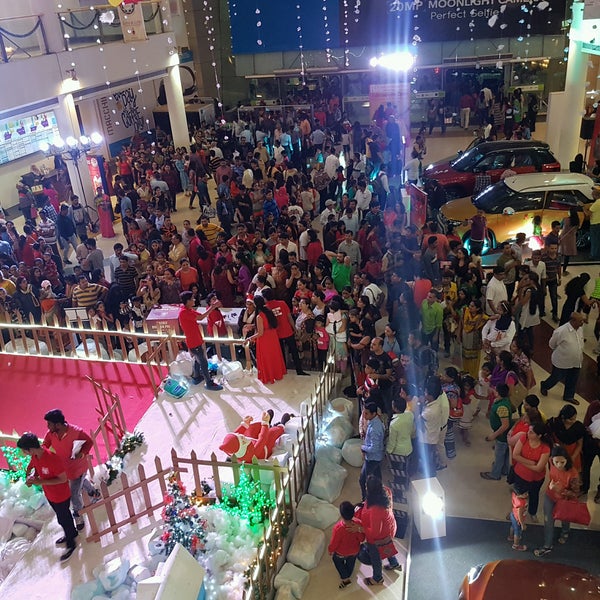 12/25/2016에 Velvet R.님이 R City Mall에서 찍은 사진