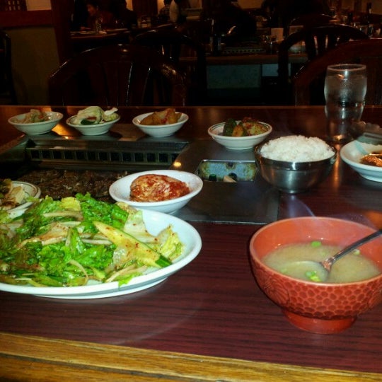 Снимок сделан в Seoul Garden Restaurant пользователем Randy S. 11/18/2012