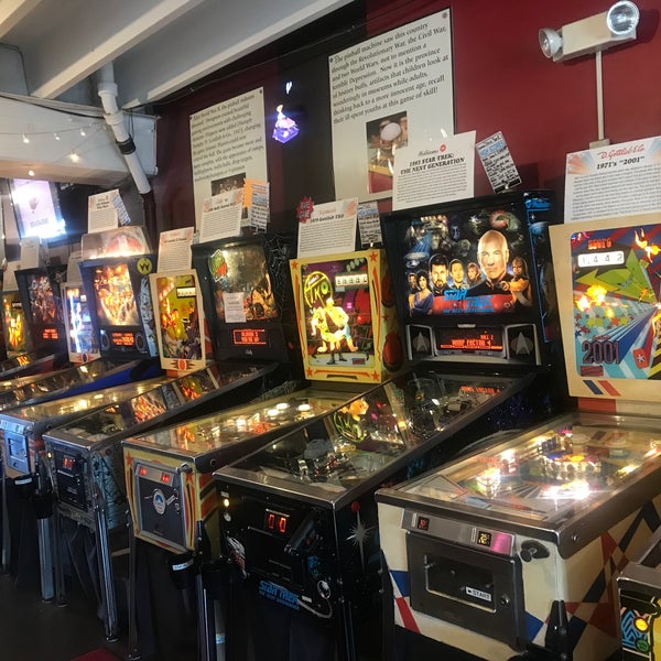 รูปภาพถ่ายที่ Silverball Retro Arcade โดย WEA Jr. เมื่อ 10/11/2021