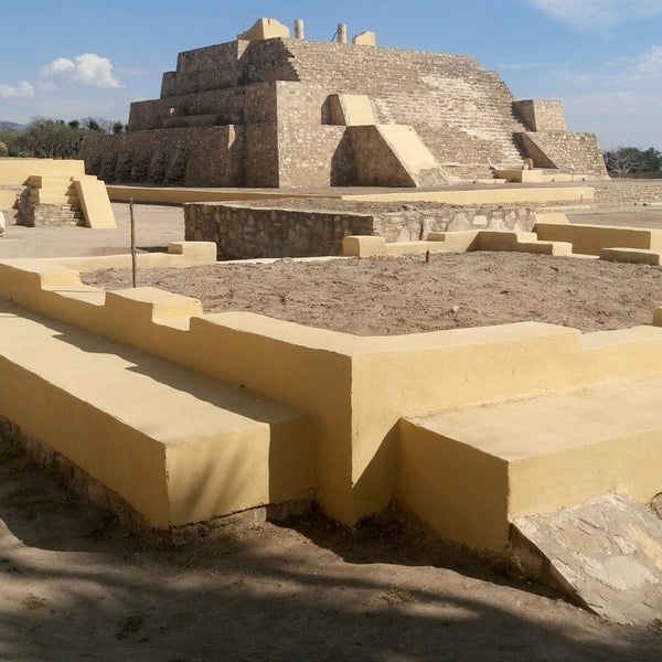 zona arqueológica de La Mesa