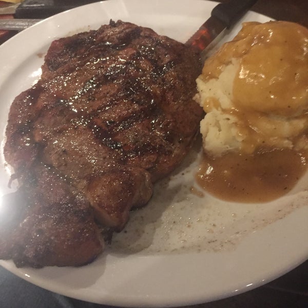 Foto scattata a McBride’s Steakhouse da Joe il 5/6/2016