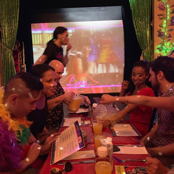 5/19/2019에 Troy G.님이 Lips Drag Queen Show Palace, Restaurant &amp; Bar에서 찍은 사진