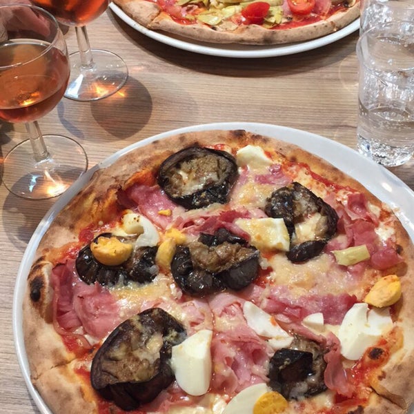 7/27/2017にIoneがDel Popolo Pizzaで撮った写真