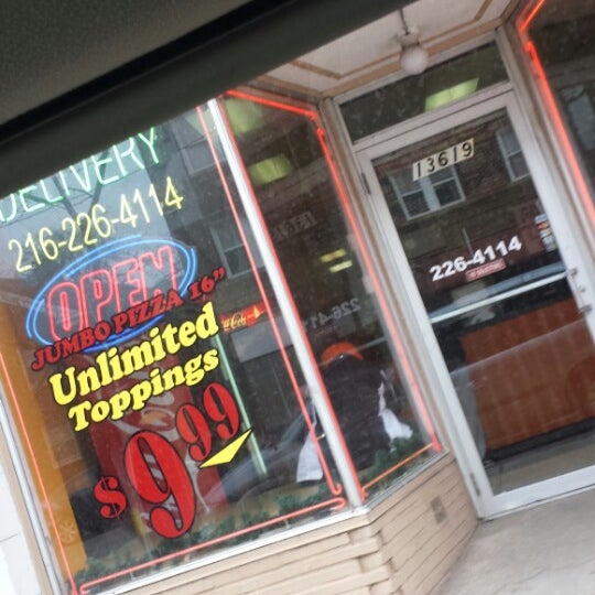 Grab N Go Pizza Pizzeria in Lakewood