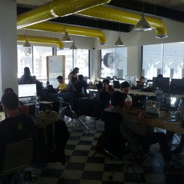 4/21/2013 tarihinde Luis C.ziyaretçi tarafından Hello Open Workspace'de çekilen fotoğraf