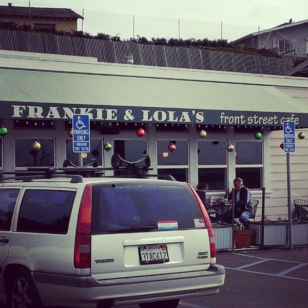 Photo taken at Frankie &amp; Lola&#39;s by Jasmine L. on 1/5/2013