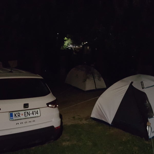 Foto diambil di Camping Bled oleh Geert V. pada 7/19/2018