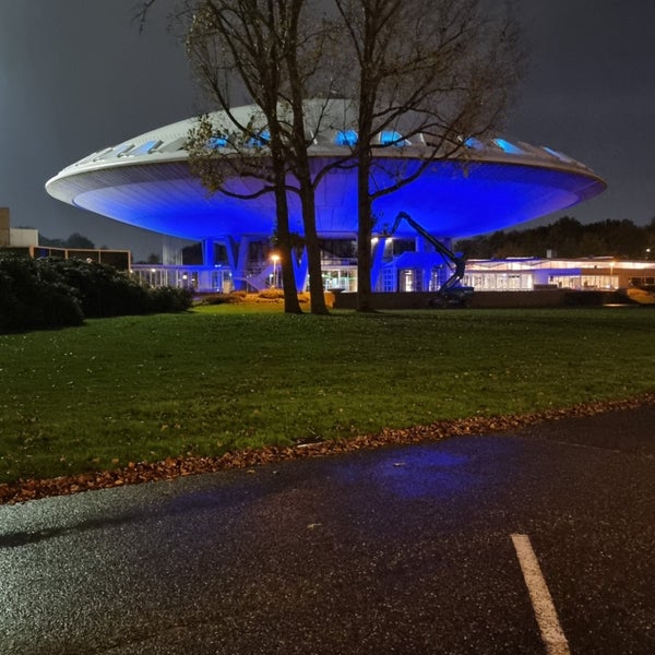 Photo taken at Evoluon Eindhoven by Geert V. on 11/15/2022
