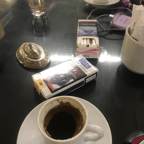 Das Foto wurde bei Palace Cafe Restaurant &amp; Bowling von Gürsan Ç. am 9/15/2019 aufgenommen