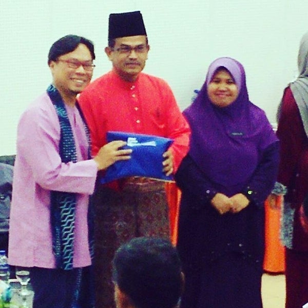 Photos at meeting room, kolej komuniti pasir gudang