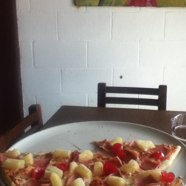 Foto diambil di Italia al Forno (Pizzas a la Leña, Vinos, Bar) oleh Francisco pada 7/26/2013