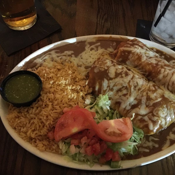 Foto scattata a Huerto Mexican Restaurant &amp; Tequila Bar da Tony R. il 2/15/2015