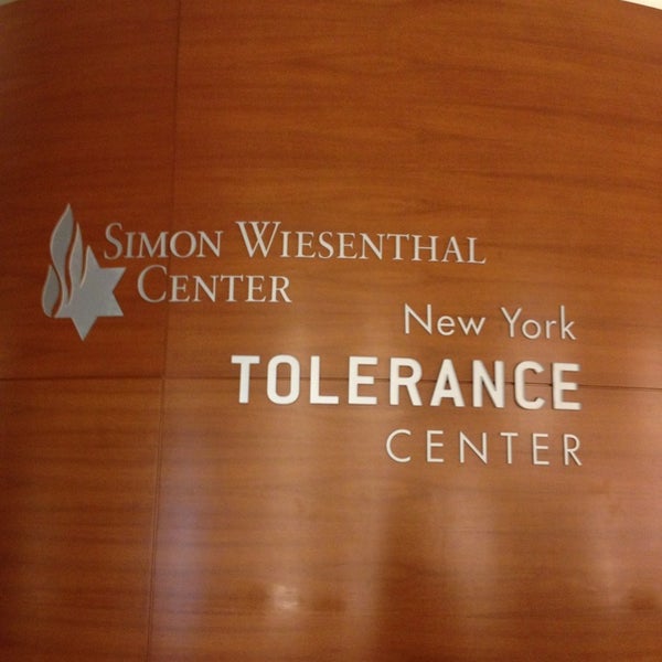 2/20/2013 tarihinde Alicia P.ziyaretçi tarafından Museum of Tolerance'de çekilen fotoğraf