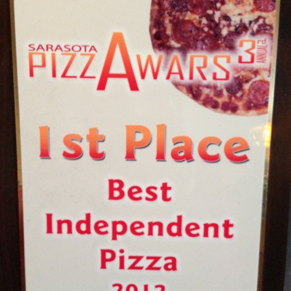 Foto scattata a Demetrio&#39;s Restaurant &amp; Pizza da Lisa T. il 1/15/2013