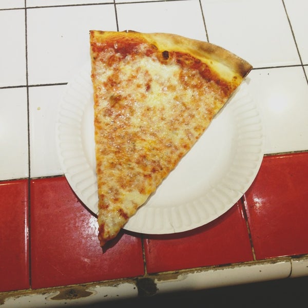 Снимок сделан в Pastafina Pizza пользователем Hannah S. 1/11/2013