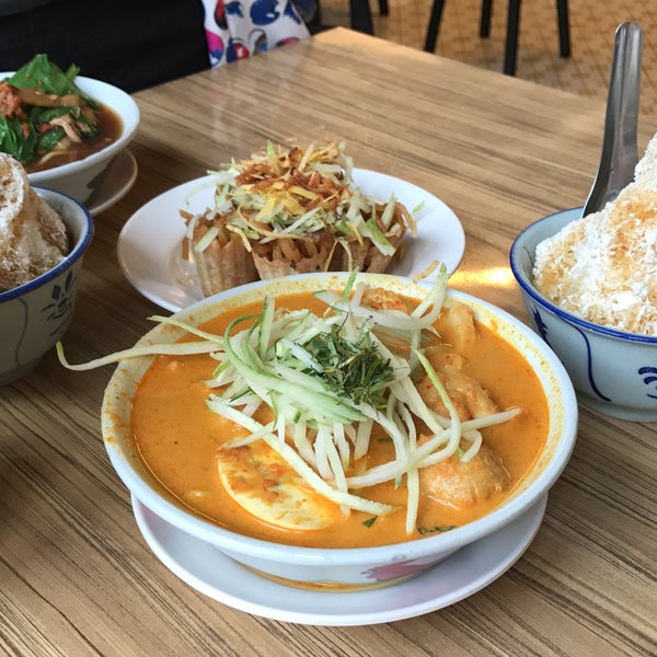 Walking distance from Bangsar LRT this place isn't that hard to find. Nyonya laksa is recommended, definitely pairing it with their ever famous cendol. Most affordable place to eat.