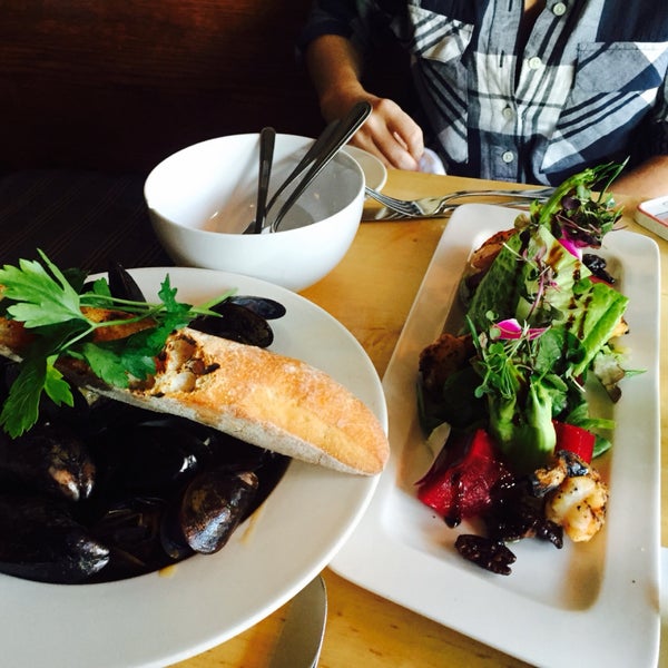 Beet salad with shrimp. Mussels.