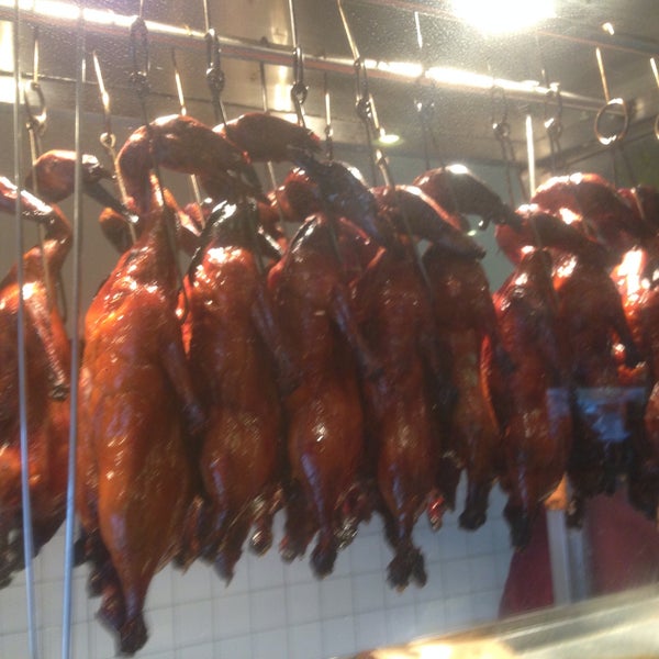 2/22/2015 tarihinde Andrew A.ziyaretçi tarafından Din Ho Chinese BBQ'de çekilen fotoğraf
