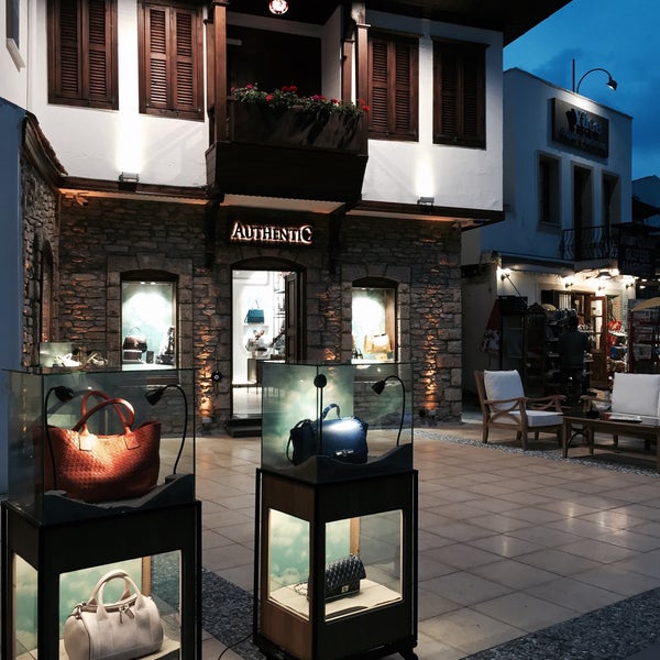 AUTHANTİC BAGS & SHOES - Picture of Authentic Marmaris - Bags, Shoes &  Clothes - Tripadvisor