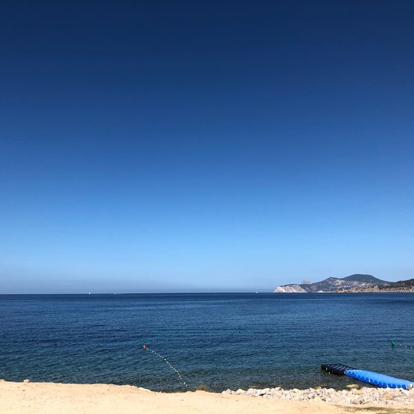 Photo taken at Experimental Beach Ibiza by Yagiz O. on 6/16/2018