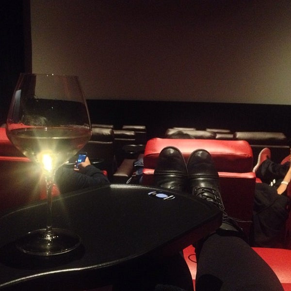 10/30/2013에 Marisa님이 MGN Five Star Cinema에서 찍은 사진