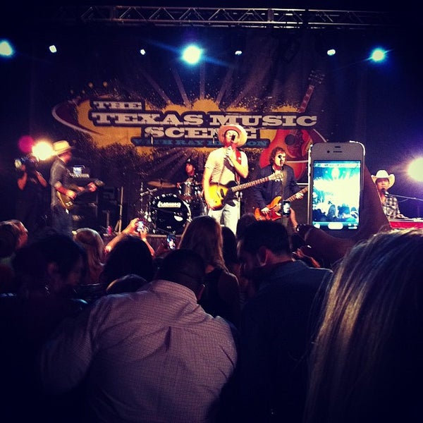Снимок сделан в Texas Music Theater пользователем giovanni 10/3/2012