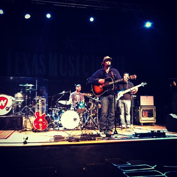 Foto diambil di Texas Music Theater oleh giovanni pada 2/16/2013