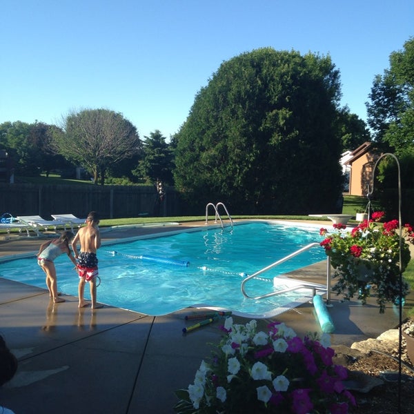 I d pool. I d pool. Тропический душ для бассейна. I d pool. 3d pool characters.