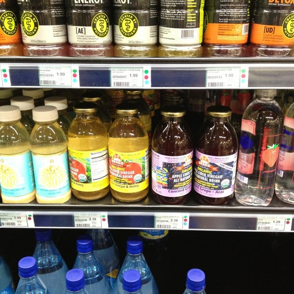 Photo taken at Lakewinds Natural Foods by Colleen on 2/3/2013